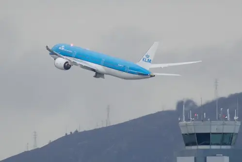 KLM Boeing 787 taking off